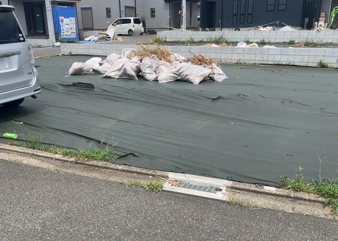土地を買う際、住む地域の自治体や福祉の補助制度にも注目してみましょう。子供や老人の医療補助やゴミ出しのルールなど、自治体によってルールに大きな違いがあるため、暮らしやすい土地で判断するとよいでしょう。