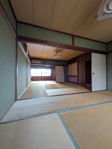 日本らしい落ち着いた雰囲気の和室です
