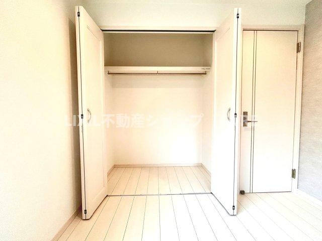 各居室にはクローゼットが備え付けられており、居室の広さを有効に使えます。