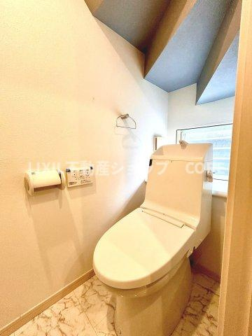 トイレスペースが1・2階にございますので、朝の混雑時に家族が分散して使用できます。