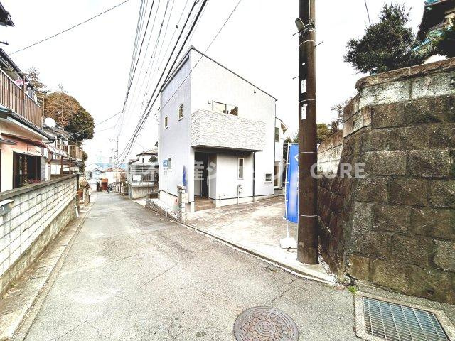 閑静な住宅地で子育て家族にピッタリ。ゆとりある住環境が整っています。