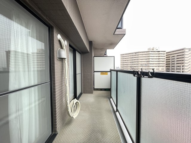 前面棟無しで南向きのバルコニーは、陽当たり・通風・眺望良好です。　