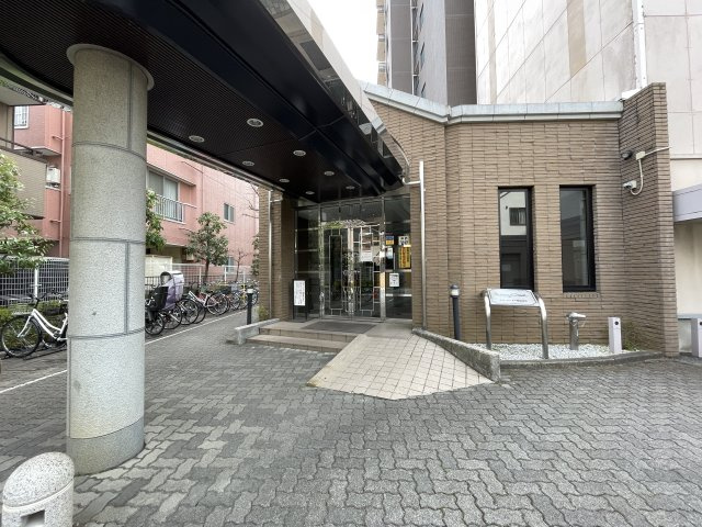 マンションの顔でもある、高級感漂うエントランス。　