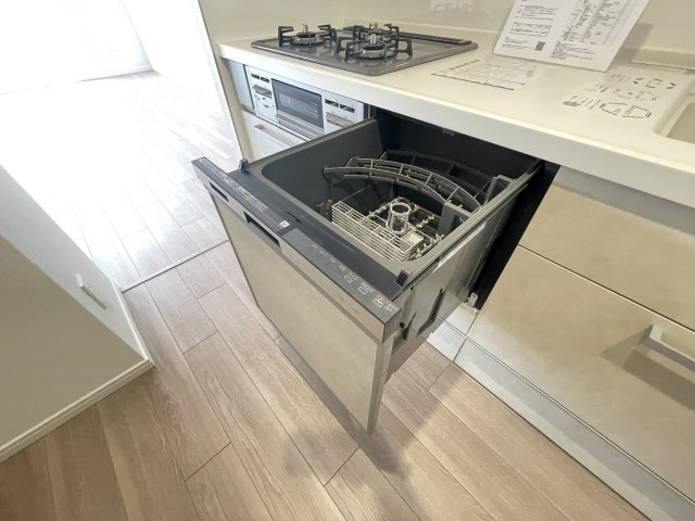 食洗器付きで、家事の負担を減らせます。空いた時間を有効活用。　