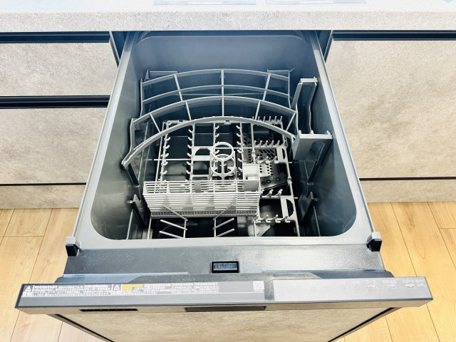 ～食洗機付き　食事後の食器洗いはお任せ、家族でゆっくりとくつろげます～