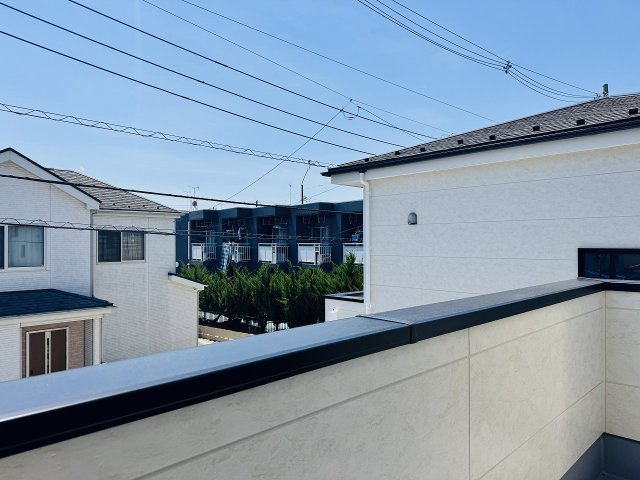 ～南向きで陽当たりの良いバルコニー　洗濯物がよく乾きそうです～