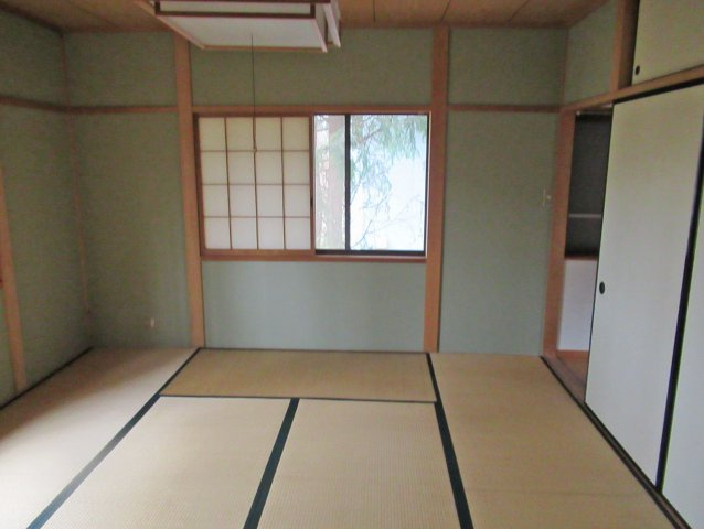 2階8畳の和室です