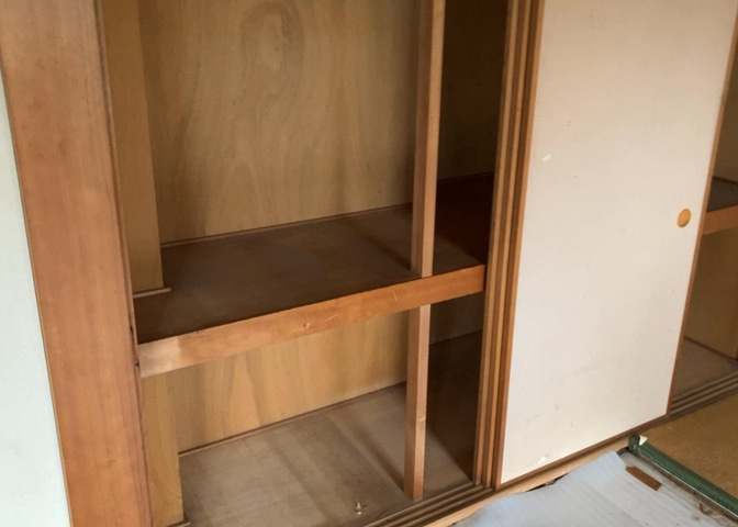 デザイン性を重視しすぎて収納が少なかった！なんてことにならないため、事前に現地で収納の数を確認しておくことをお勧めします。クローゼット以外にも床下収納や屋根裏収納、パントリーなどもチェックしましょう。