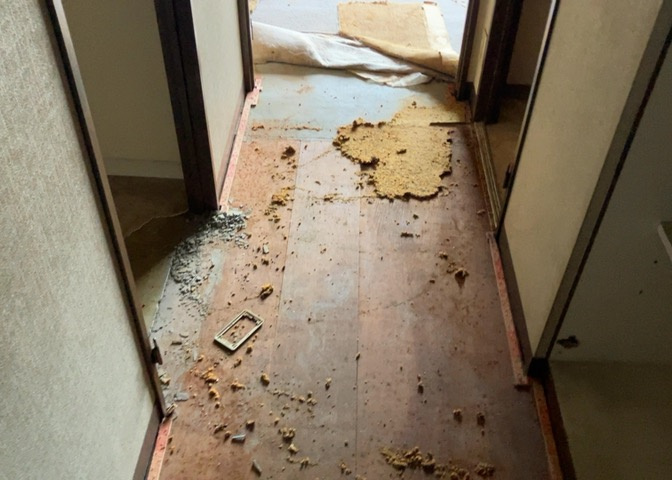 内装はとにかくおしゃれなものがいい！と選ぶ前に、まず住んだ後のことを想像してみましょう。住んでみたらコンセントの位置が悪くて使いにくいなど出てきます。事前にどの家電をどこに置くか想定しておきましょう。