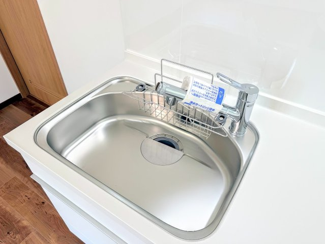 ◆広々したキッチンシンク。洗い物が多い時にも快適にご利用いただけます。