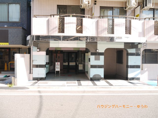 清廉とされたエントランスになっています。