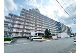 ローズタウン志津駅前C棟の外観
