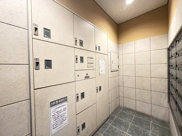 ☆宅配BOXで留守中の荷物も安心らくらく受取りできます。