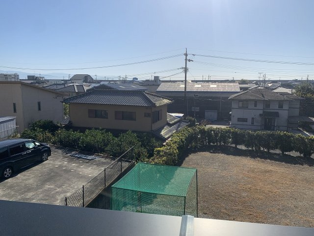 高台の立地で前面には建物もないため、眺望・日当たり・風通し、全て良好です。