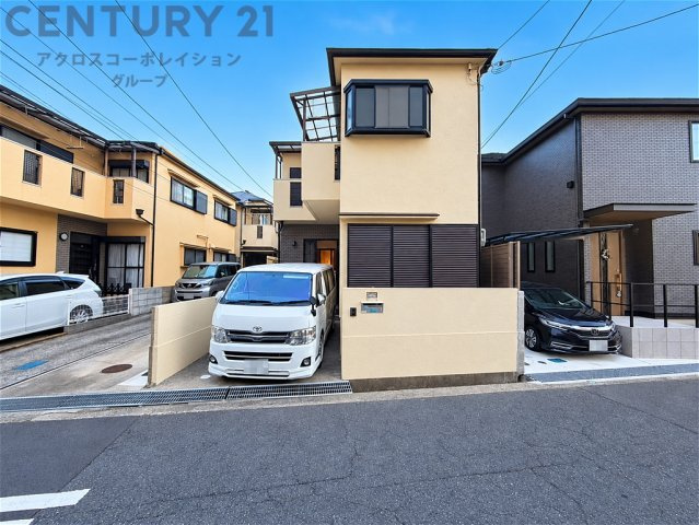 【現地のご紹介】　ＪＲ立花駅から北西側に徒歩10分の閑静な住宅地エリアです。3ＬＤＫ車庫付きのゆとりの間取りとなっており、ＬＤＫは19.5帖のスペースとなります。　只今リフォーム中となります。
