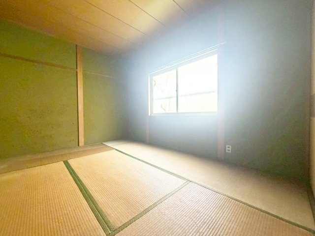 心地よい眠りへと誘う畳の香りと和風空間
