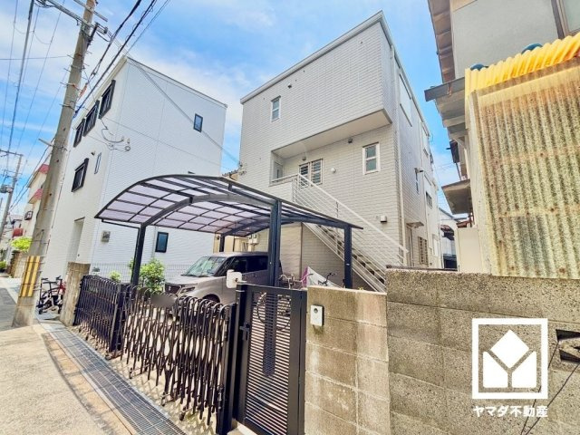 「セブンイレブン尼崎立花町2丁目店」まで徒歩2分、「フレスコ立花店」まで徒歩6分、「ココカラファイン立花北口店」まで徒歩6分など、お買い物施設が徒歩圏内に複数あり便利な住環境です。