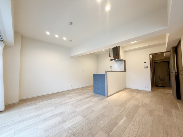 うららかな陽射しがどのお部屋にも降り注ぎますように、快適さを追求した間取設計。得難い立地環境での生活を恵みの豊かな永住の地へと変えてくれます。