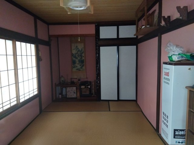 和室には床の間があります。風情ある空間に癒されます。