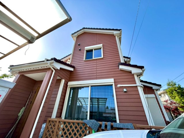 木造住宅とは土台、壁、柱など建築物の強度を支える構造体の材に木が使用されている構造を指します。構造体は建物の自重を支えるだけではなく風圧や水圧、積裁荷重などあらゆる衝撃に耐えるための基礎です。　