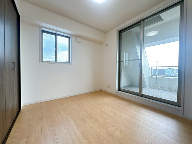 南側洋室/4.5帖/クローゼット付き