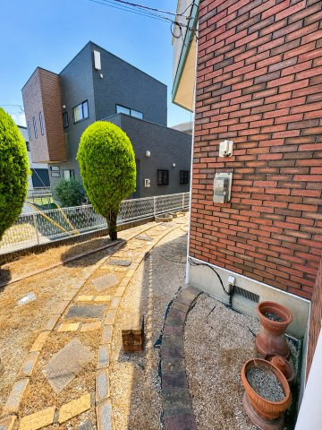 四季の移ろいを身近に感じられる、ゆとりあるお庭です