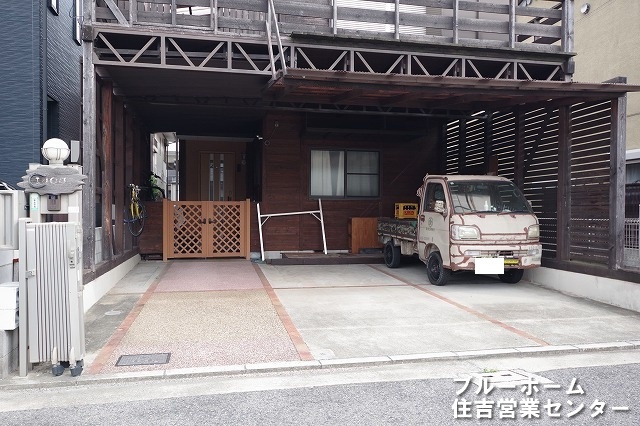 敷地内駐車場です！