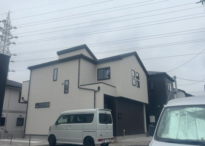 眺望を気にして物件を探す場合、前面に建物が建っていないか現地で確認しましょう！前面に建物があると景色はもちろん、日当たりや風通しにも影響が出てきます。住んだ時のことを想像しながら現地見学をしましょう。