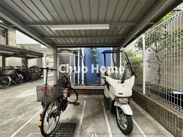 【バイク置場】最新の空き状況や費用などの詳細は担当スタッフまでお問い合わせください。
