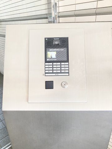 エントランス、カメラ付きインターホン♪