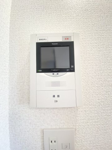 エントランス、玄関ともにモニターでインターホン確認できます♪