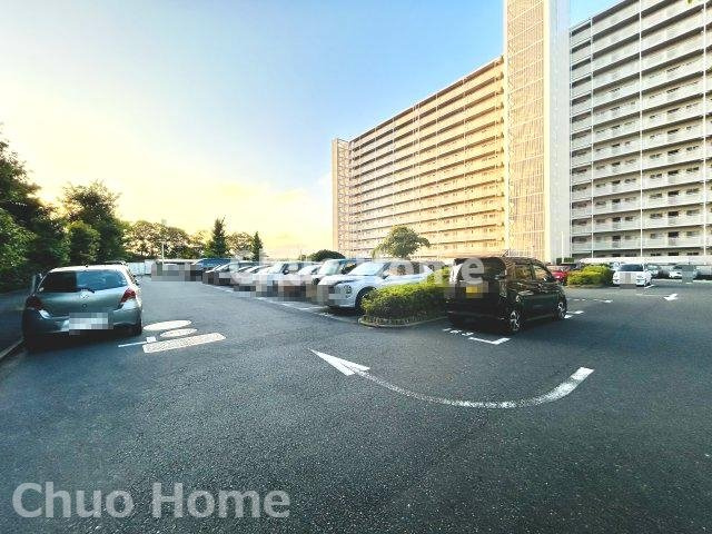 【敷地内駐車場】最新の空き状況や費用などの詳細は担当スタッフまでお問い合わせください。