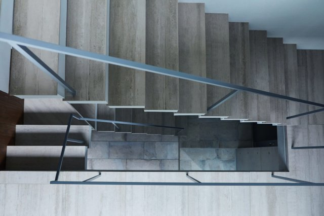 新築時撮影　光が降り注ぐ中庭とスカイライトが特徴のデザイナーズ邸宅　2世帯住宅や賃貸併用住宅としても利用可能で、多様なライフスタイルに対応します