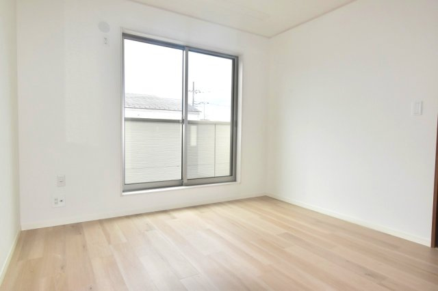 2階　約7帖　南向きで明るいお部屋です！　