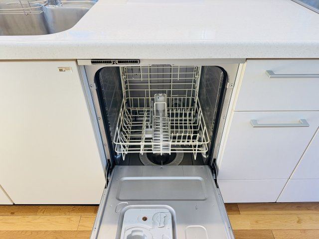 ～食洗機付き　食事後の食器洗いはお任せ、家族でゆっくりとくつろげます～
