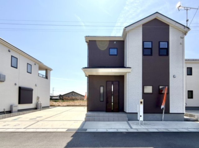 ■外観｜特徴のある個性的な住まいと美しい街並み、そして住みやすい環境を、ぜひ現地でご覧になりませんか。お気軽にお問合せください(^^)　　