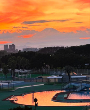 夕焼けと富士山（リビングルームからの眺望　2026年9月撮影）
