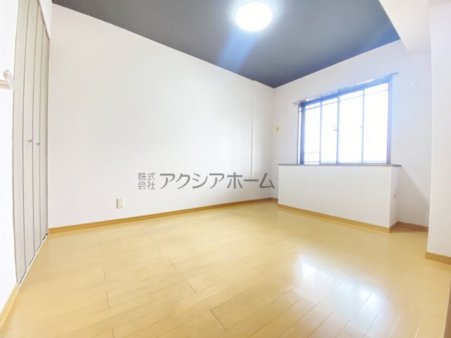 洋室　5.6帖