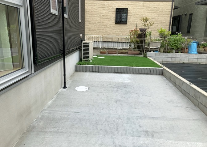 庭があることでガーデニングや家庭菜園はもちろん、こどもの遊び場やペットを放して遊ぶことができます。また、家の周囲に余裕があるということです。隣地との間があれば、十分な日当たりと、風通しが確保できます。