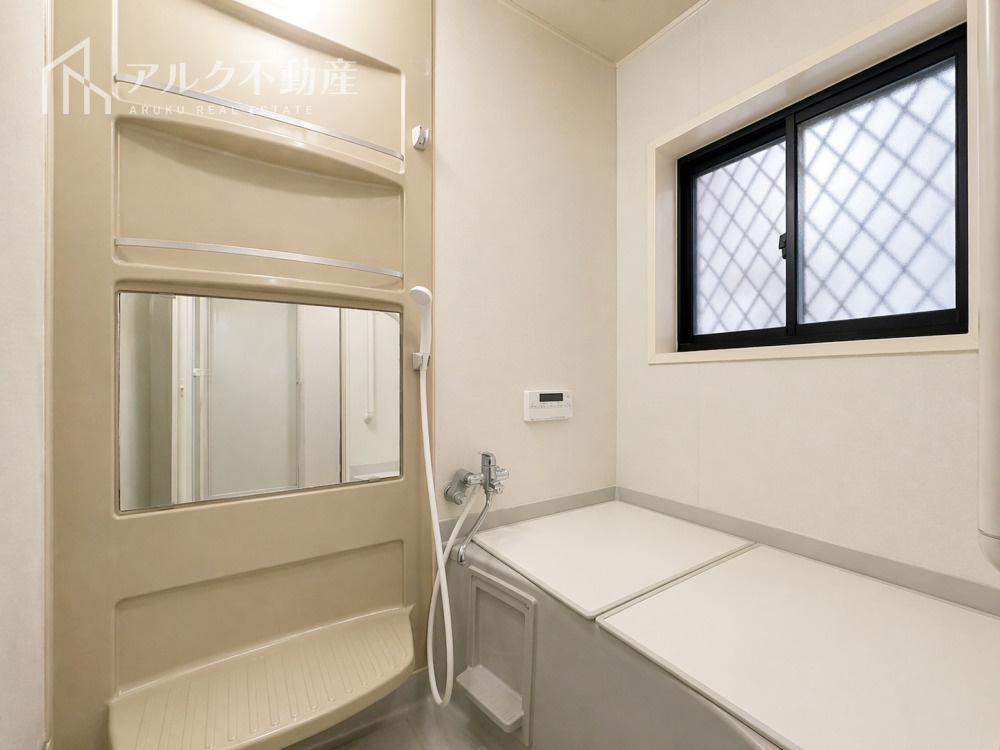 バスルーム　※AIによる荷物消去を行っております。