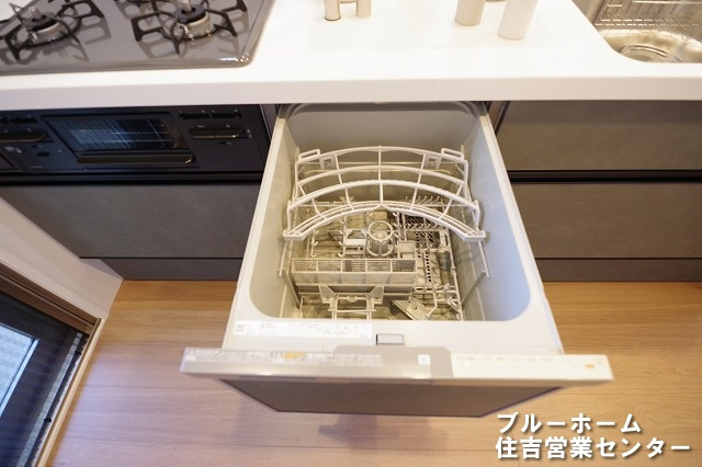 洗い物楽々な食洗器付き！　あるとないとでは家事のはかどり方が違います！