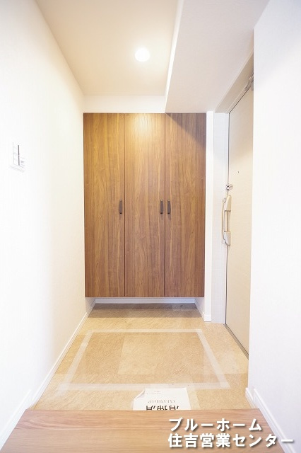 お部屋の第一印象にもなる明るい雰囲気の玄関！