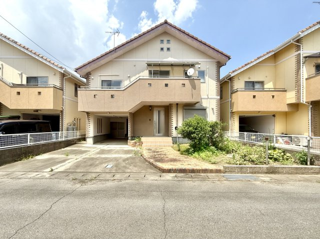 ■外観｜閑静な住宅街で始める新しい暮らし♪開放的な毎日をあなたへ(^^♪　