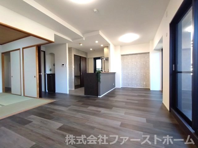 LDKと和空間が心地よく繋がる暖かい住まい。※小物は価格に含んではおりません