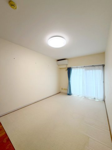 形の整った居室なので、家具の配置もしやすいです！