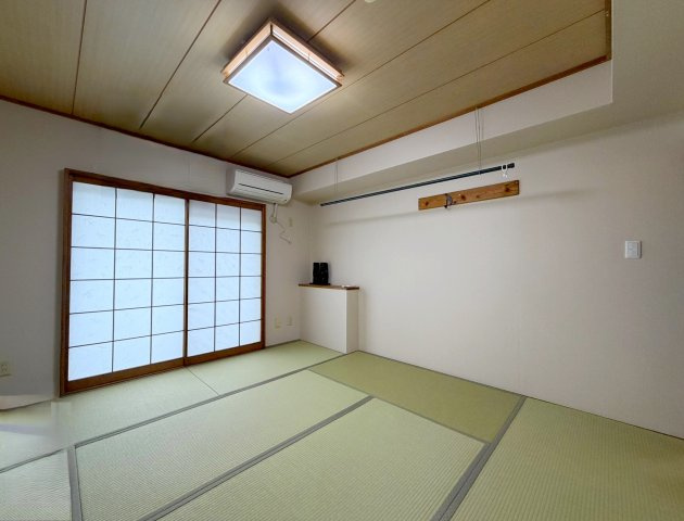 約8帖の和室　ゆったりとお寛ぎ頂けます！