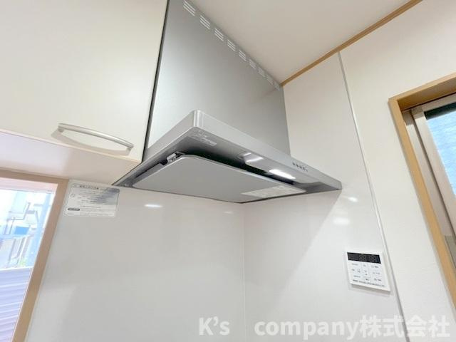 お手入れのしやすいスリムタイプのレンジフード☆
