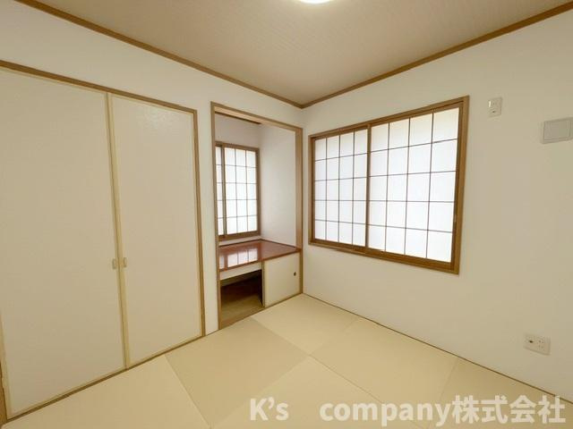 和室4.5帖◇リビングに隣接していて開放してお使いいただくと、リビングに裸足でくつろげるスペースになります◇
