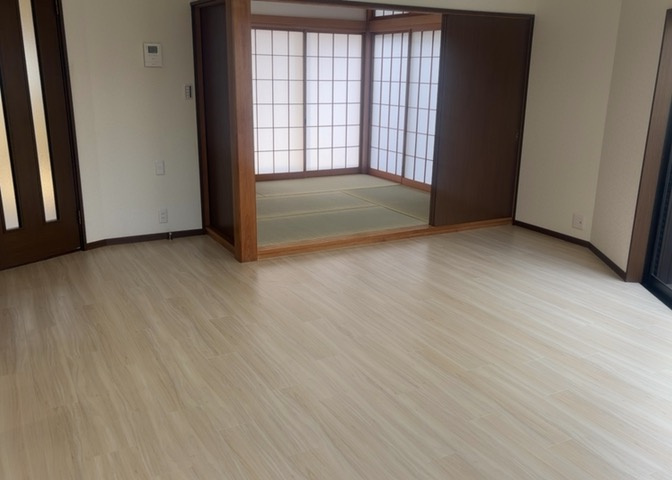 リビングの間取りの種類は大きくわけてリビングとダイニングが別になっているタイプ、リビングダイニング一体型です。どちらも一長一短ですので、家を選ぶ時はその両面をチェックして決めるようにしましょう。