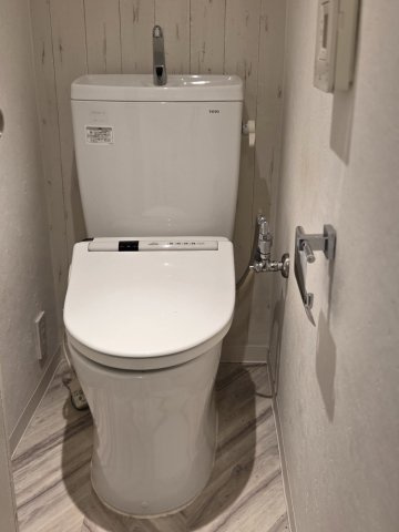 温水洗浄便座付きトイレ